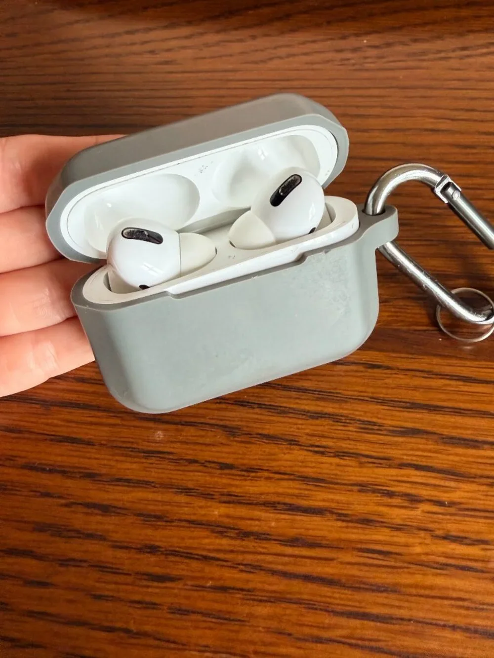 AirPods Pro with Charging Bank and Carrying Case - FULL WORKING SET